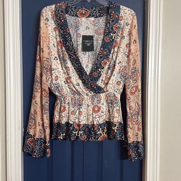 Lovestitch Sedona Bell Sleeve Top Size M NWT - Picture 3 of 7